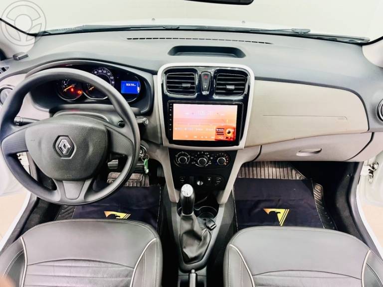 RENAULT - LOGAN 1.0 EXPRESSION 12V FLEX 4P MANUAL - 2018/2019 - BRANCA - R$ 43.900,00