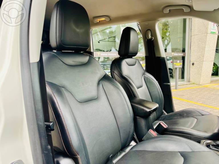JEEP - COMPASS 2.0 16V FLEX LONGITUDE AUTOMÁTICO - 2017/2018 - BRANCA - R$ 93.990,00