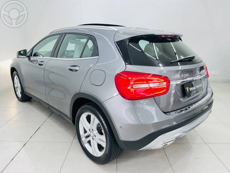 MERCEDES-BENZ - GLA 200 1.6 CGI VISION 16V TURBO FLEX 4P AUTOMÁTICO - 2015/2015 - CINZA - R$ 115.900,00