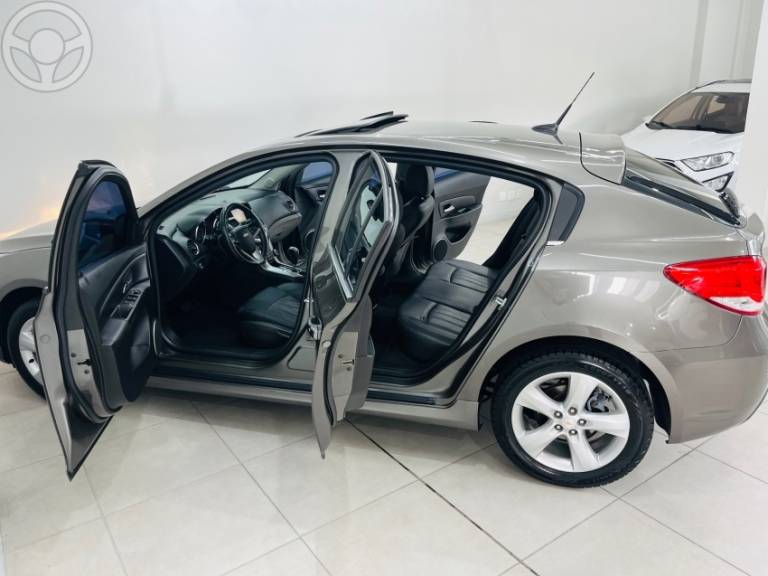 CHEVROLET - CRUZE 1.8 LTZ SPORT6 16V FLEX 4P AUTOMÁTICO - 2014/2014 - CINZA - R$ 72.900,00