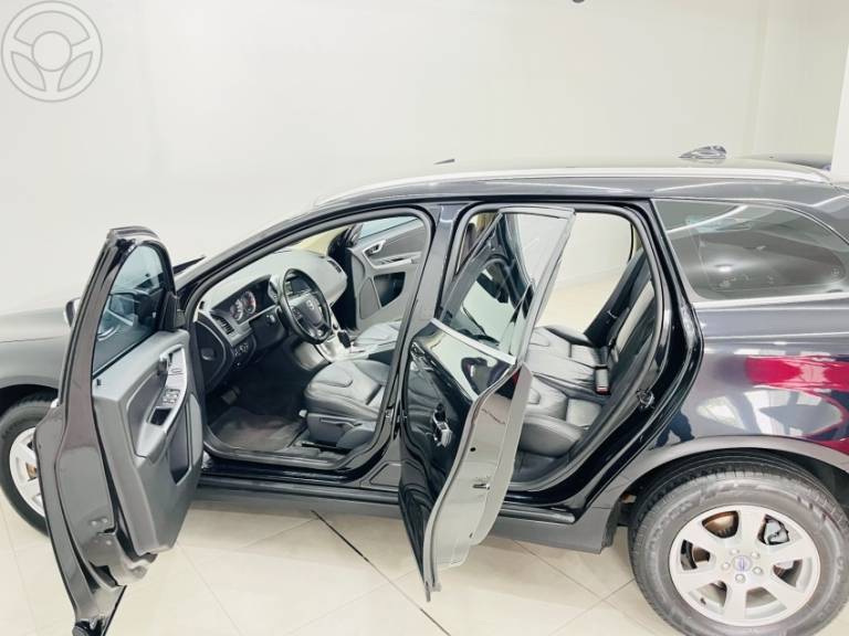 VOLVO - XC60 2.0 T5 COMFORT FWD TURBO 4P AUTOMÁTICO - 2012/2012 - PRETA - R$ 61.900,00
