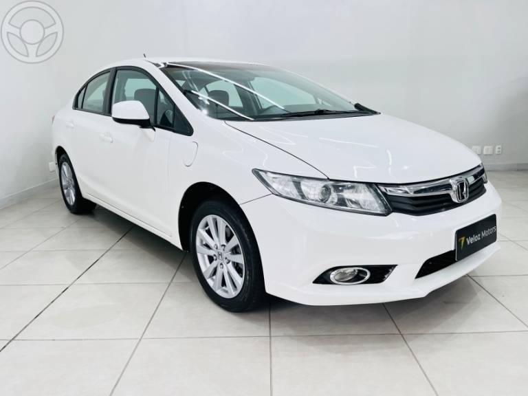 HONDA - CIVIC 1.8 LXS 16V FLEX 4P AUTOMÁTICO - 2012/2013 - BRANCA - R$ 69.900,00