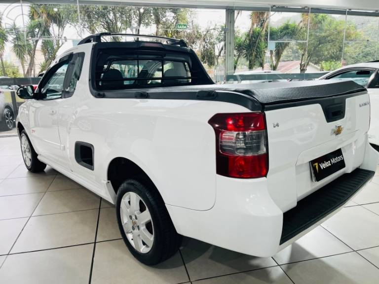 CHEVROLET - MONTANA 1.4 MPFI SPORT CS 8V FLEX 2P MANUAL - 2011/2012 - BRANCA - R$ 47.990,00