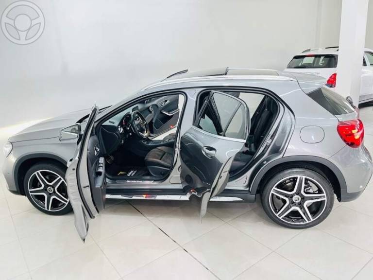 MERCEDES-BENZ - GLA 250 2.0 16V TURBO SPORT 4P AUTOMÁTICO - 2018/2018 - CINZA - R$ 157.900,00