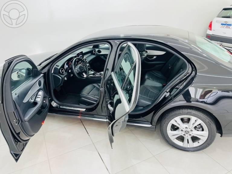 MERCEDES-BENZ - C 180 1.6 CGI AVANTGARDE 16V TURBO FLEX 4P AUTOMÁTICO - 2017/2018 - PRETA - R$ 124.900,00