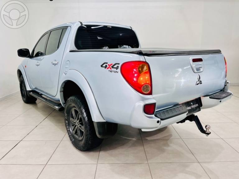 MITSUBISHI - L200 TRITON 3.2 HPE 4X4 CD 16V TURBO INTERCOOLER DIESEL 4P AUTOMÁTICO - 2009/2010 - PRATA - R$ 93.990,00