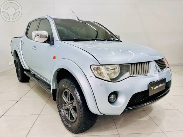 MITSUBISHI - L200 TRITON 3.2 HPE 4X4 CD 16V TURBO INTERCOOLER DIESEL 4P AUTOMÁTICO - 2009/2010 - PRATA - R$ 93.990,00