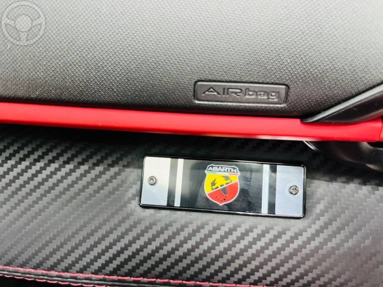 FIAT - FASTBACK 1.3 ABARTH 270 TURBO FLEX 4P AUTOMÁTICO - 2024/2024 - VERMELHA - R$ 144.990,00