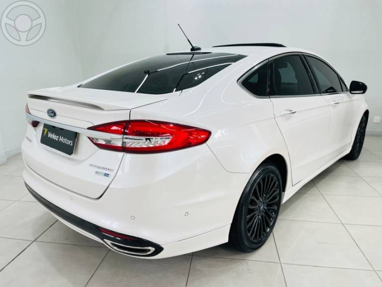 FORD - FUSION 2.0 TITANIUM AWD 16V 4P AUTOMÁTICO - 2016/2017 - BRANCA - R$ 104.900,00