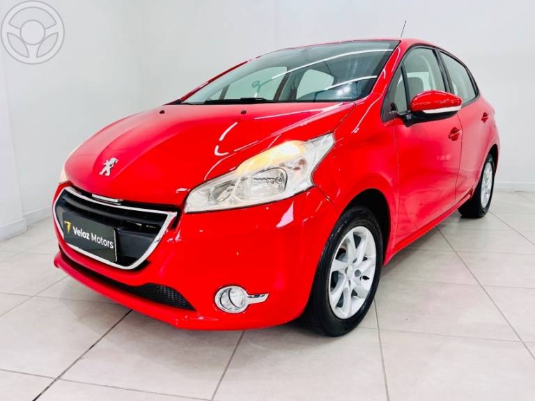 PEUGEOT - 208 1.5 ACTIVE 8V FLEX 4P MANUAL - 2013/2014 - VERMELHA - R$ 39.900,00