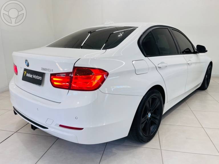 BMW - 320I 2.0 16V TURBO 4P AUTOMÁTICO - 2013/2014 - BRANCA - R$ 94.990,00