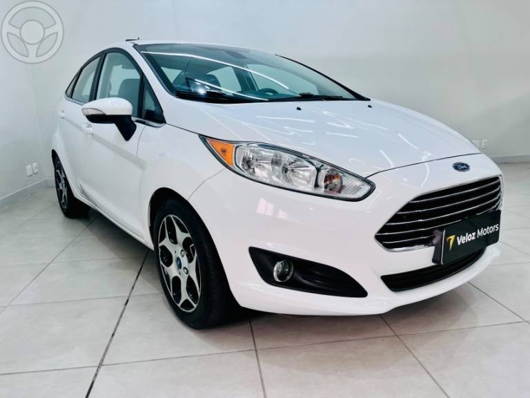 FORD - FIESTA 1.6 TITANIUM PLUS SEDAN 16V FLEX 4P AUTOMÁTICO - 2015/2015 - BRANCA - R$ 59.900,00