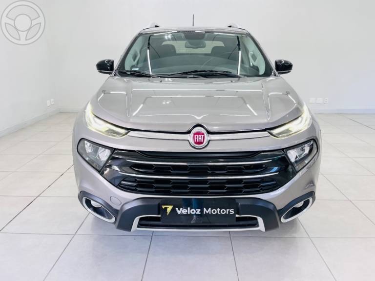 FIAT - TORO 2.0 16V TURBO DIESEL VOLCANO 4WD AUTOMÁTICO - 2019/2020 - CINZA - R$ 124.900,00