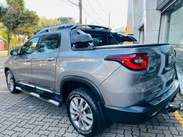 FIAT - TORO 2.0 16V TURBO DIESEL RANCH AT 4X4 AUTOMÁTICO - 2020/2021 - CINZA - R$ 129.990,00