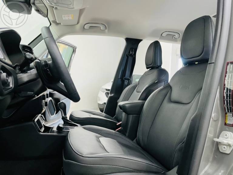 JEEP - RENEGADE 1.8 16V NIGHT EAGLE 4X2 FLEX 4P AUTOMÁTICO - 2024/2025 - CINZA - R$ 148.990,00