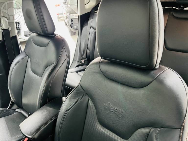 JEEP - COMPASS 2.0 16V FLEX LONGITUDE AUTOMÁTICO - 2017/2018 - BRANCA - R$ 93.990,00