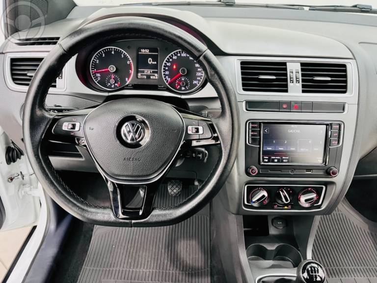 VOLKSWAGEN - FOX 1.6 MI EXTREME 8V FLEX 4P MANUAL - 2018/2018 - BRANCA - R$ 64.900,00