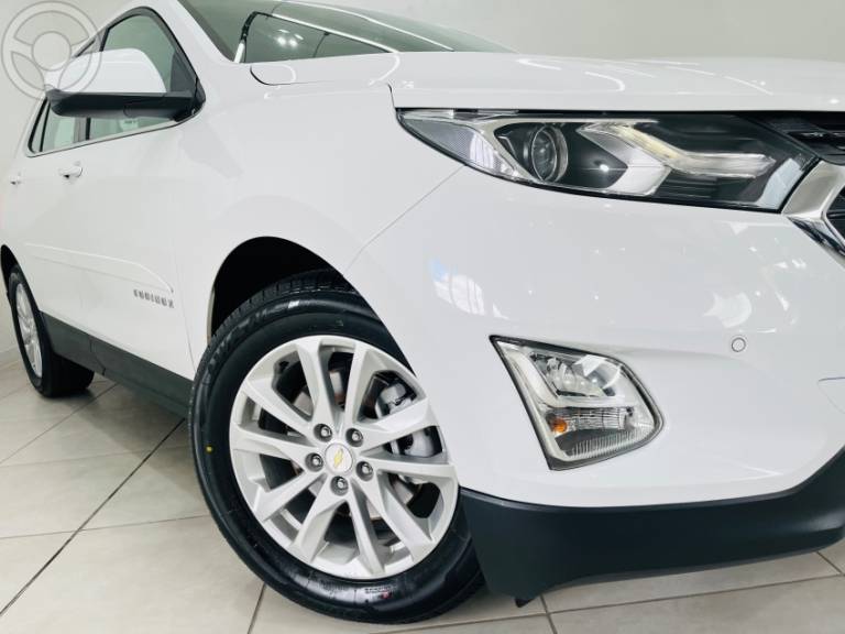 CHEVROLET - EQUINOX 2.0 16V TURBO LT AUTOMÁTICO - 2017/2018 - BRANCA - R$ 102.900,00