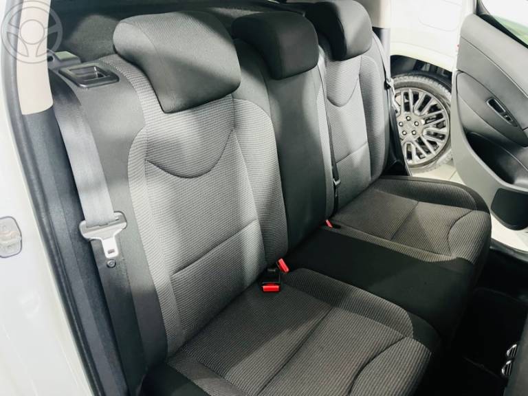 PEUGEOT - 308 1.6 ALLURE 16V FLEX 4P MANUAL - 2012/2013 - BRANCA - R$ 39.990,00
