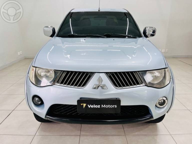 MITSUBISHI - L200 TRITON 3.2 HPE 4X4 CD 16V TURBO INTERCOOLER DIESEL 4P AUTOMÁTICO - 2009/2010 - PRATA - R$ 93.990,00