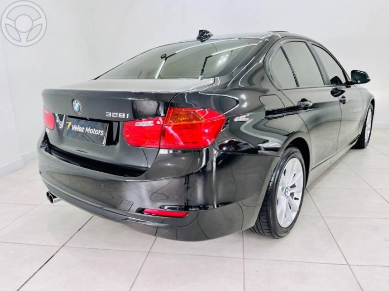 BMW - 328I 2.0 SPORT GP 16V ACTIVEFLEX 4P AUTOMÁTICO - 2013/2013 - PRETA - R$ 112.900,00