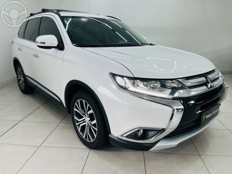 MITSUBISHI - OUTLANDER 2.2 4X4 16V DIESEL 4P AUTOMÁTICO - 2015/2016 - BRANCA - R$ 112.990,00