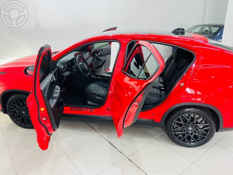 FIAT - FASTBACK 1.3 ABARTH 270 TURBO FLEX 4P AUTOMÁTICO - 2024/2024 - VERMELHA - R$ 144.990,00