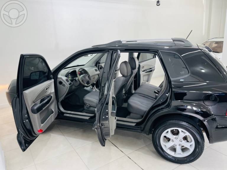 HYUNDAI - TUCSON 2.0 MPFI GLS 16V 143CV 2WD FLEX 4P AUTOMÁTICO - 2013/2014 - PRETA - R$ 58.900,00