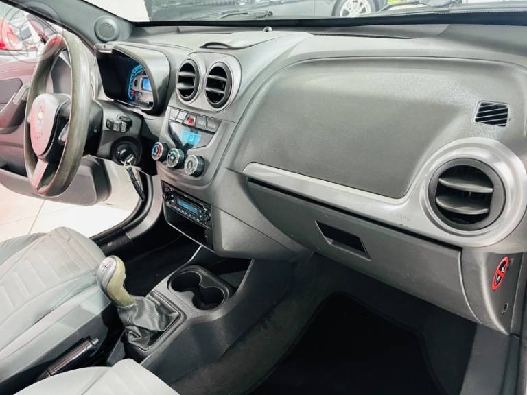 CHEVROLET - MONTANA 1.4 MPFI SPORT CS 8V FLEX 2P MANUAL - 2011/2012 - BRANCA - R$ 47.990,00