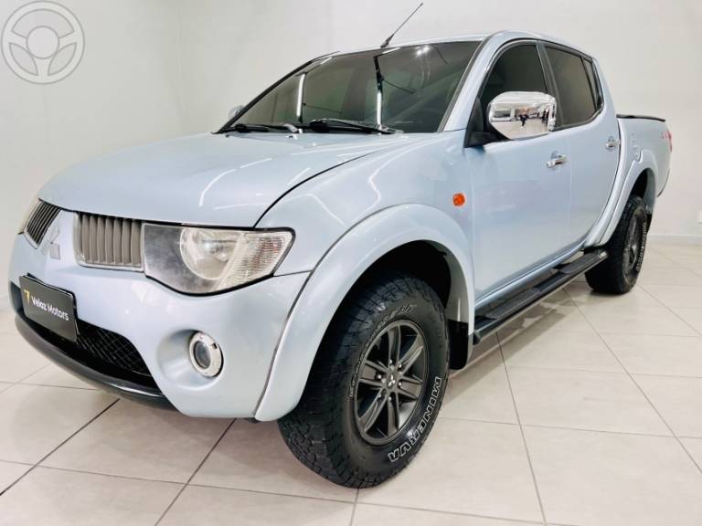 MITSUBISHI - L200 TRITON 3.2 HPE 4X4 CD 16V TURBO INTERCOOLER DIESEL 4P AUTOMÁTICO - 2009/2010 - PRATA - R$ 93.990,00