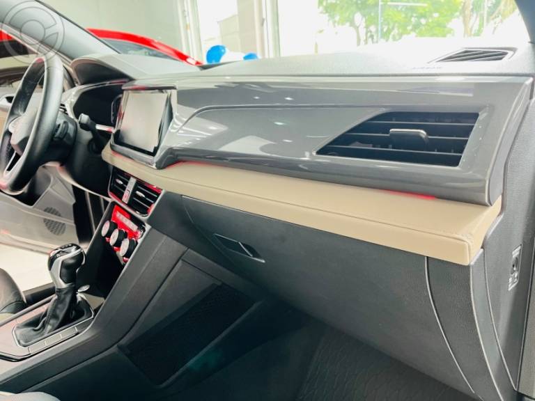 VOLKSWAGEN - TAOS 1.4 16V LAUNCHING TSI FLEX 4P AUTOMÁTICO - 2021/2022 - BEGE - R$ 153.000,00