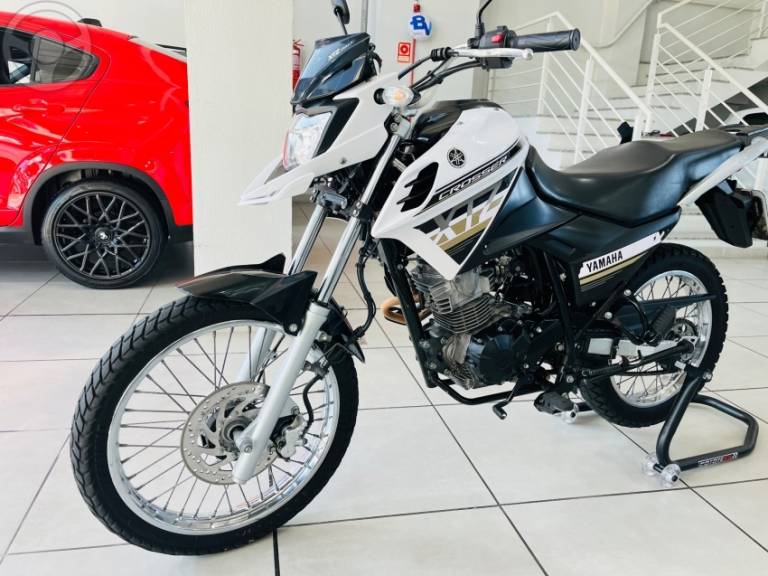 YAMAHA - XTZ CROSSER 150 E - 2021/2022 - BRANCA - R$ 16.900,00