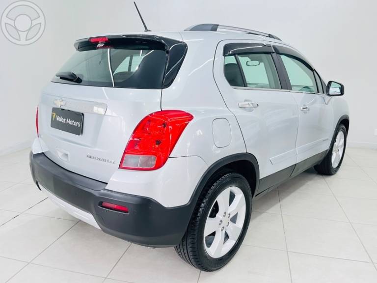 CHEVROLET - TRACKER 1.8 MPFI LTZ 4X2 16V FLEX 4P AUTOMÁTICO - 2015/2015 - PRATA - R$ 69.990,00