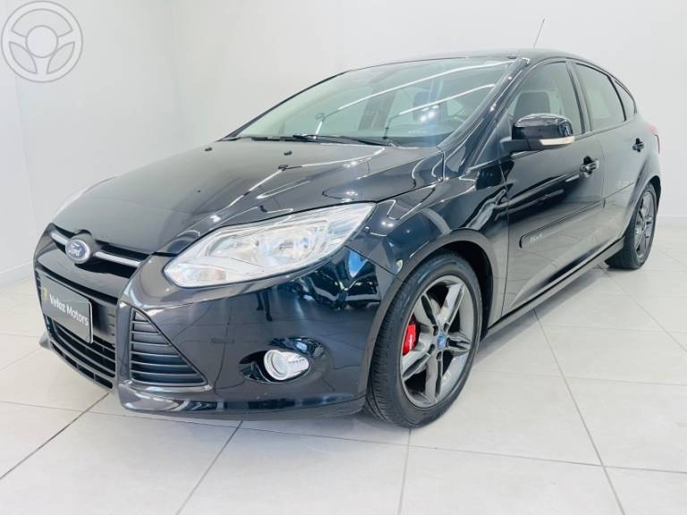 FORD - FOCUS 2.0 SE PLUS 16V FLEX 4P AUTOMÁTICO - 2013/2014 - PRETA - R$ 54.900,00