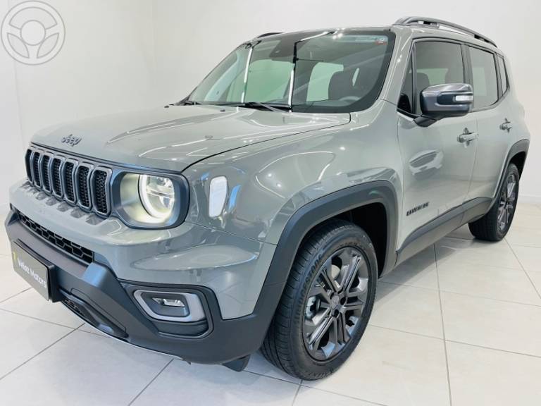 JEEP - RENEGADE 1.8 16V NIGHT EAGLE 4X2 FLEX 4P AUTOMÁTICO - 2024/2025 - CINZA - R$ 148.990,00