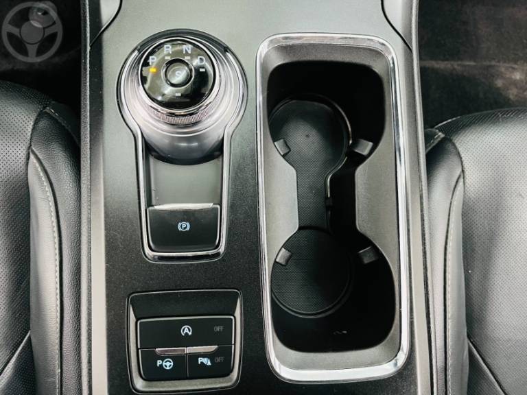 FORD - FUSION 2.0 TITANIUM AWD 16V 4P AUTOMÁTICO - 2016/2017 - BRANCA - R$ 104.900,00