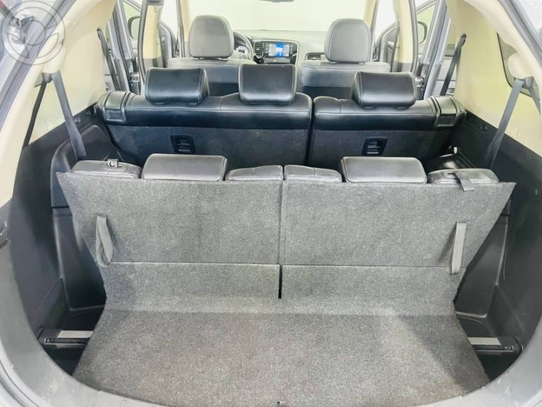 MITSUBISHI - OUTLANDER 3.0 GT 4X4 V6 24V 4P AUTOMÁTICO - 2015/2016 - PRATA - R$ 106.000,00