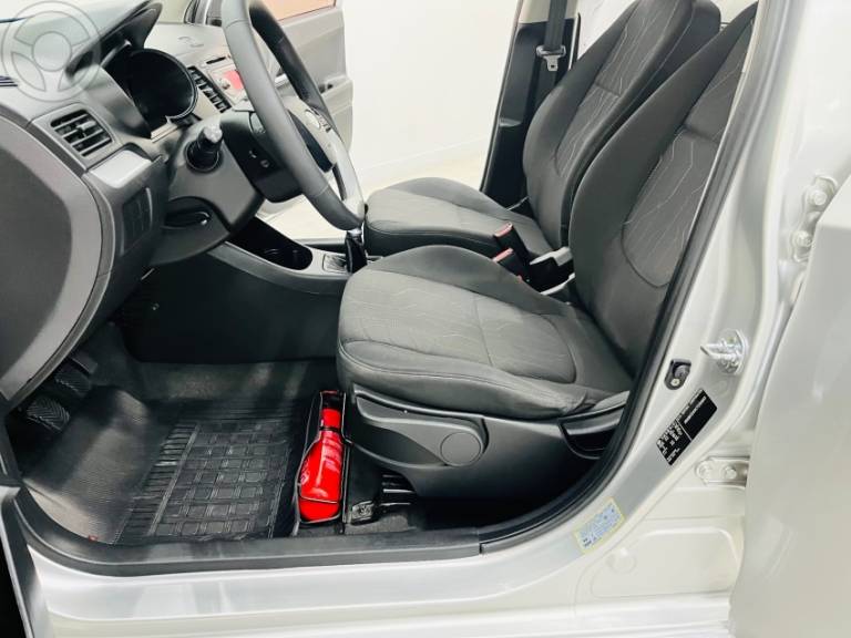 KIA MOTORS - PICANTO 1.0 EX4 12V FLEX 4P MANUAL - 2012/2012 - PRATA - R$ 37.990,00