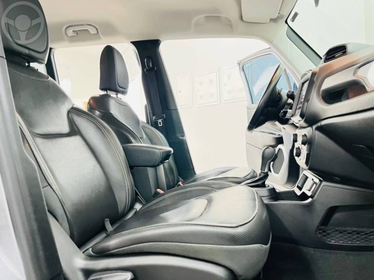 JEEP - RENEGADE 1.8 16V FLEX LONGITUDE 4P AUTOMÁTICO - 2021/2021 - PRATA - R$ 87.900,00