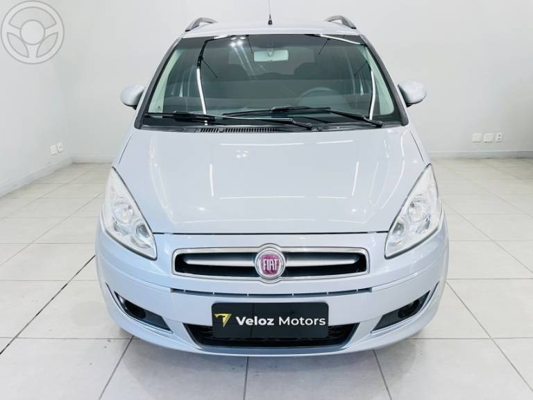 FIAT - IDEA 1.4 MPI ATTRACTIVE 8V FLEX 4P MANUAL - 2013/2014 - PRATA - R$ 40.900,00
