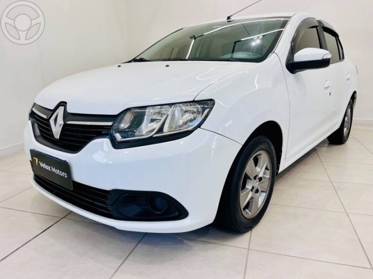 RENAULT - LOGAN 1.0 EXPRESSION 12V FLEX 4P MANUAL - 2018/2019 - BRANCA - R$ 43.900,00