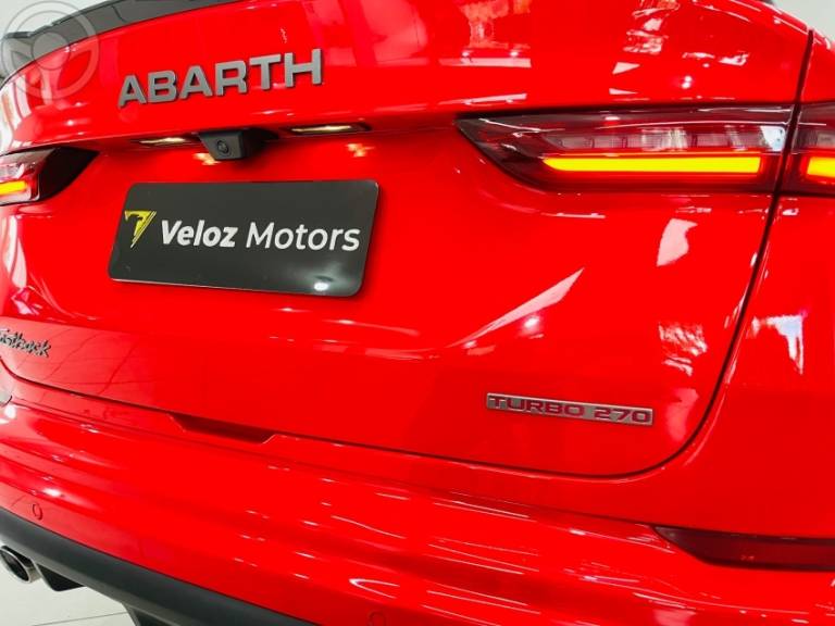 FIAT - FASTBACK 1.3 ABARTH 270 TURBO FLEX 4P AUTOMÁTICO - 2024/2024 - VERMELHA - R$ 144.990,00