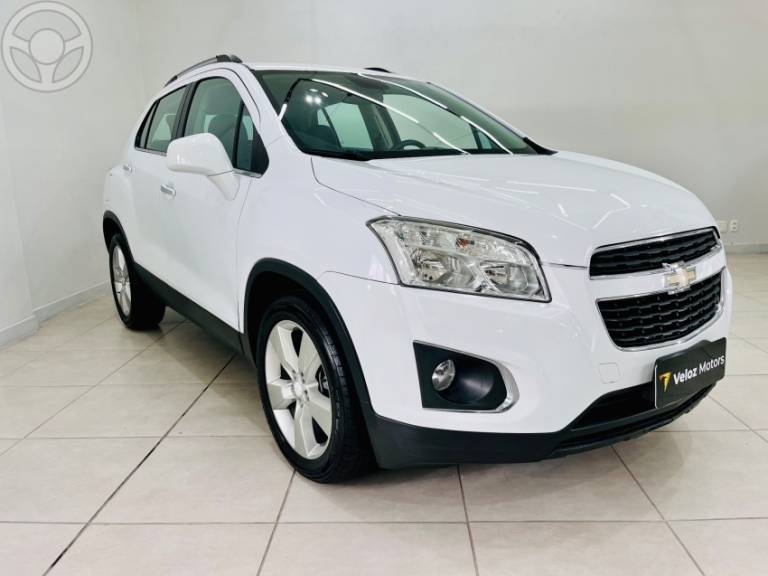 CHEVROLET - TRACKER 1.8 MPFI LTZ 4X2 16V FLEX 4P AUTOMÁTICO - 2013/2014 - BRANCA - R$ 72.900,00