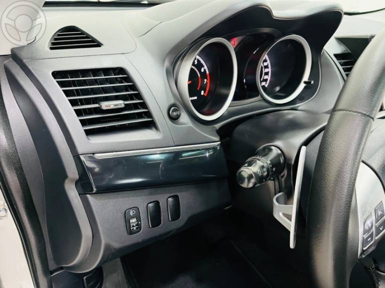 MITSUBISHI - LANCER 2.0 CVT 16V 4P AUTOMÁTICO - 2012/2013 - PRATA - R$ 65.990,00