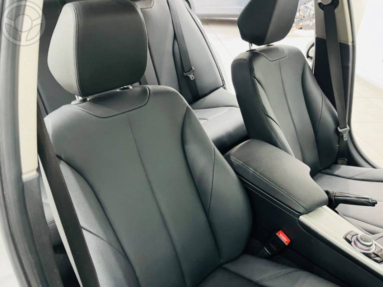 BMW - 320I 2.0 16V TURBO 4P AUTOMÁTICO - 2013/2014 - BRANCA - R$ 94.999,00