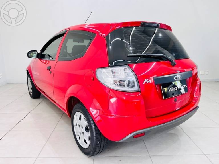 FORD - KA 1.0 MPI 8V FLEX 2P MANUAL - 2012/2013 - VERMELHA - R$ 27.900,00