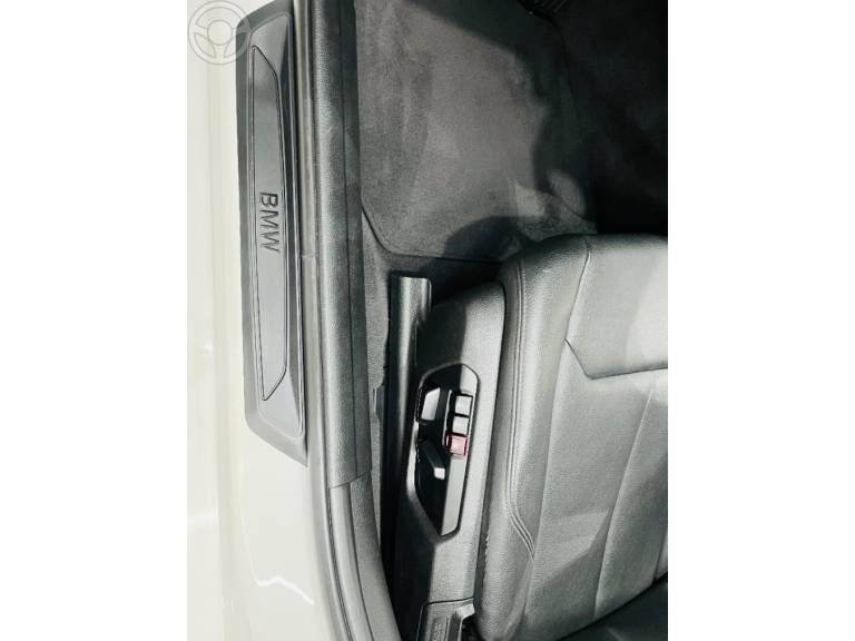 BMW - 320I 2.0 16V TURBO 4P AUTOMÁTICO - 2013/2014 - BRANCA - R$ 94.999,00