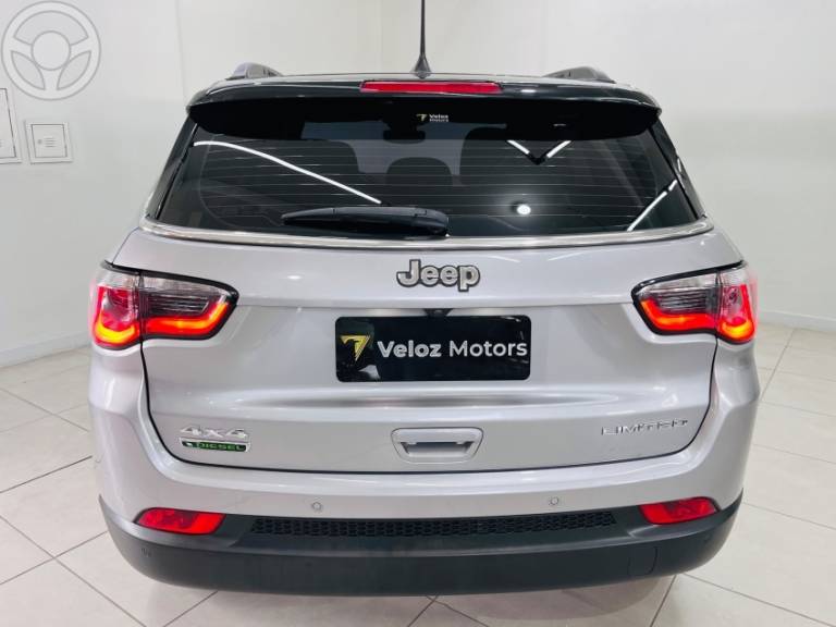 JEEP - COMPASS 2.0 16V DIESEL LIMITED 4X4 AUTOMÁTICO - 2020/2020 - PRATA - R$ 122.990,00