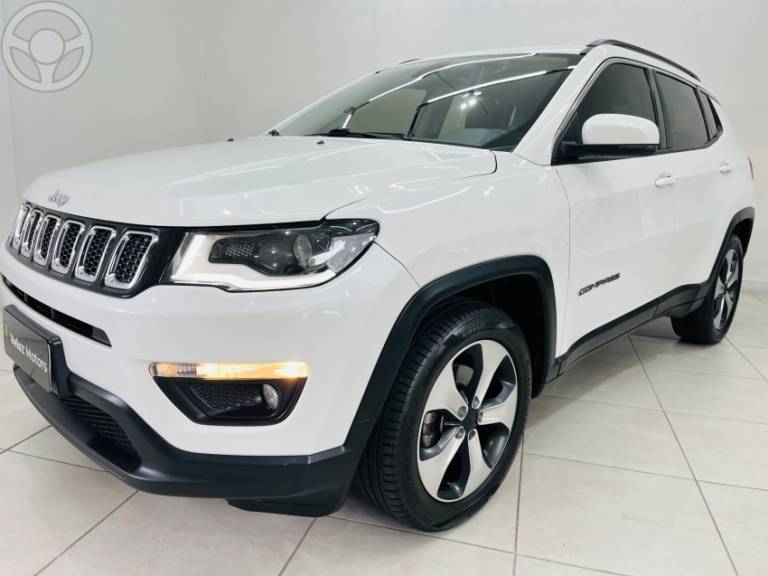 JEEP - COMPASS 2.0 16V FLEX LONGITUDE AUTOMÁTICO - 2017/2018 - BRANCA - R$ 93.990,00