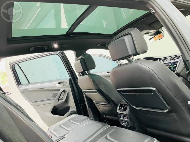 VOLKSWAGEN - TIGUAN 2.0 TSI R-LINE 16V TURBO 4P TIPTRONIC - 2020/2020 - CINZA - R$ 174.990,00
